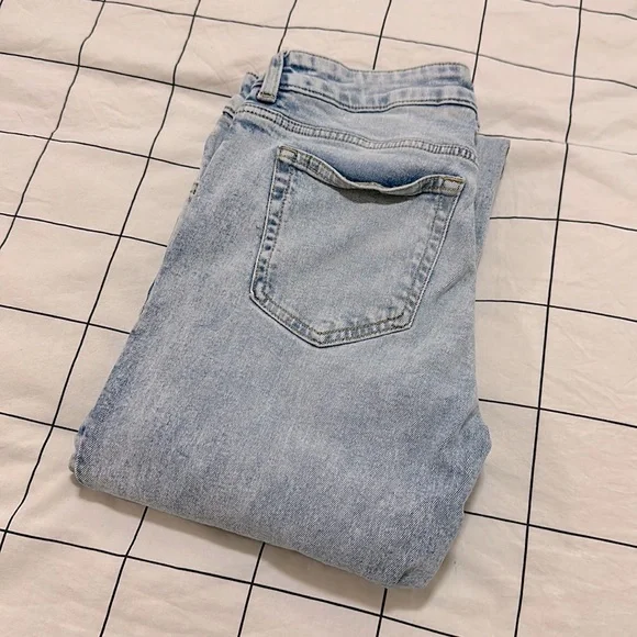 Beautiful Jeans 🩵🩵 - Picture 4 of 5